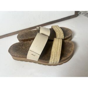 Reef Water Cushion Vista Hi White Sandals Women’s Size 9 Runs Big